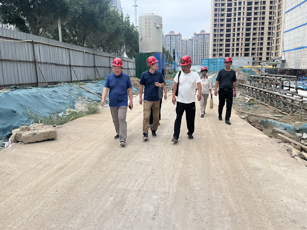 集团公司领导深入市政二部检查安全生产和防汛工作